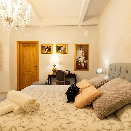 Palazzo Badiale History&rooms Hotel