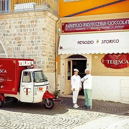 Palazzo Badiale History&rooms Hotel *