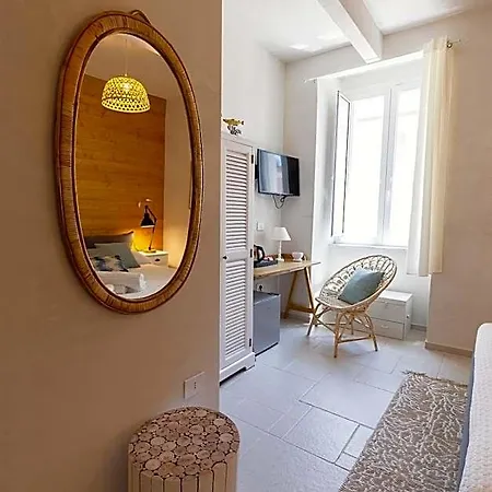Palazzo Badiale History&rooms Hotel