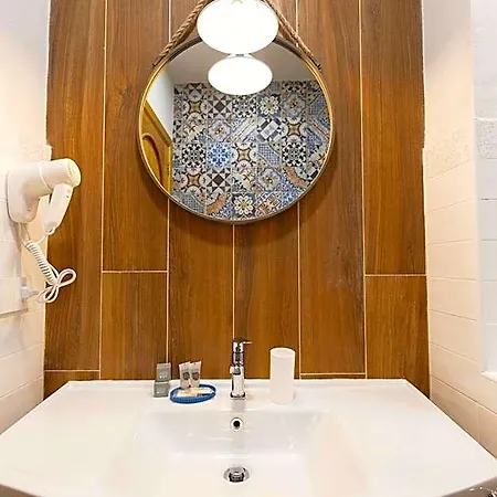 Palazzo Badiale History&rooms Otel Atella